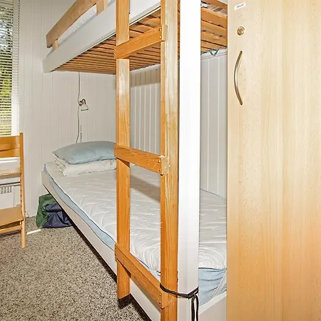 Three-bedroom Holiday In * Hals