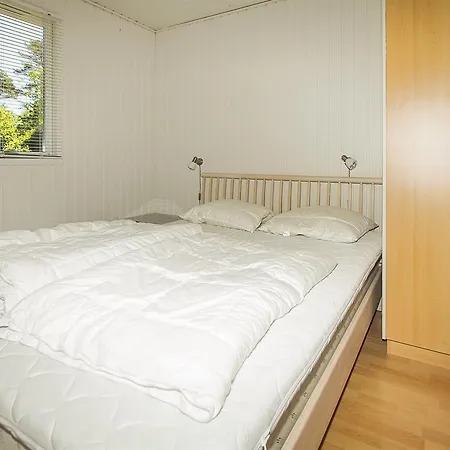 Three-bedroom Holiday In * Hals