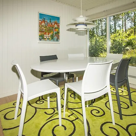 Three-bedroom Holiday In * Hals